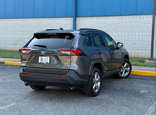 2021 Toyota RAV4 Hybrid XLE Premium
