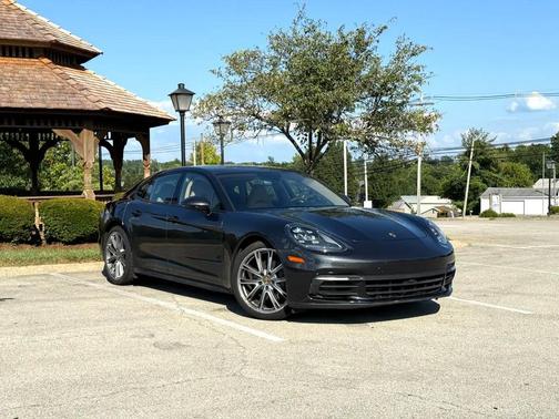 2018 Porsche Panamera 4S