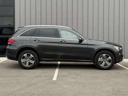 Black 2022 Mercedes-Benz GLC 300 Base