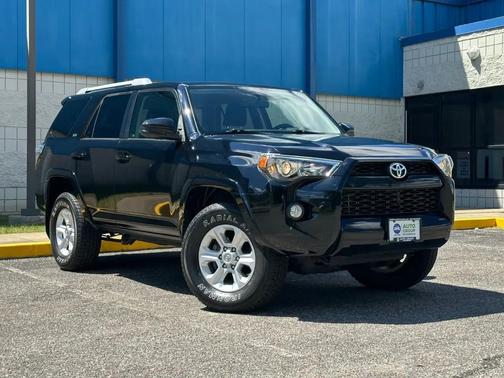 Midnight Black Metallic 2017 Toyota 4Runner SR5