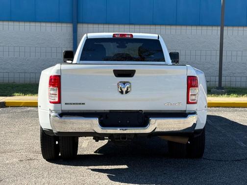 2024 RAM 3500 Big Horn Crew Cab 4x4 8' Box