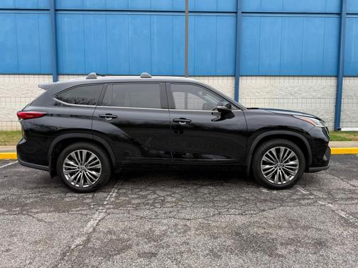 2022 Toyota Highlander Platinum