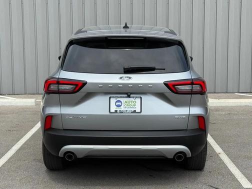 Iconic Silver Metallic 2024 Ford Escape Active