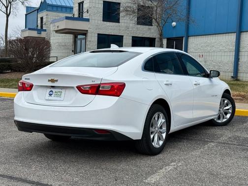 Summit White 2023 Chevrolet Malibu FWD 1LT