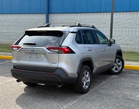 2022 Toyota RAV4 Hybrid LE