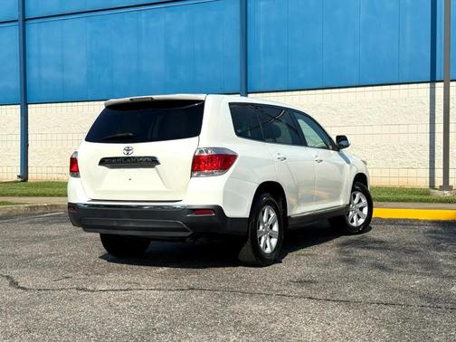 2013 Toyota Highlander Base