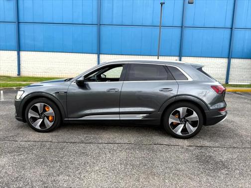 2019 Audi e-tron Premium Plus
