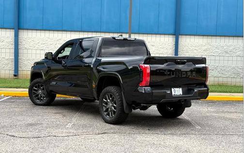 2023 Toyota Tundra Hybrid Platinum