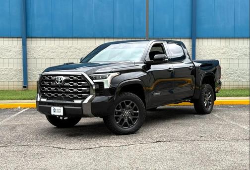 2023 Toyota Tundra Hybrid Platinum