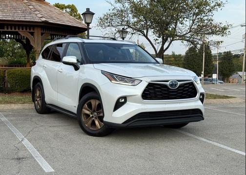 2023 Toyota Highlander Hybrid XLE