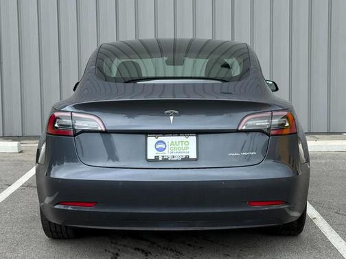 Gray 2022 Tesla Model 3 Long Range