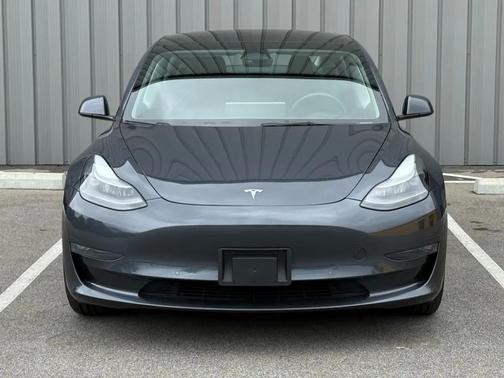Gray 2022 Tesla Model 3 Long Range