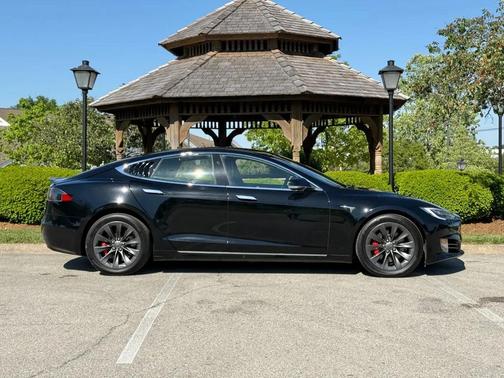 Black 2018 Tesla Model S P100D