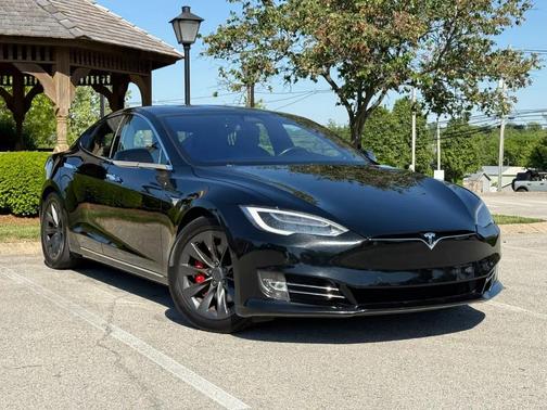 Black 2018 Tesla Model S P100D