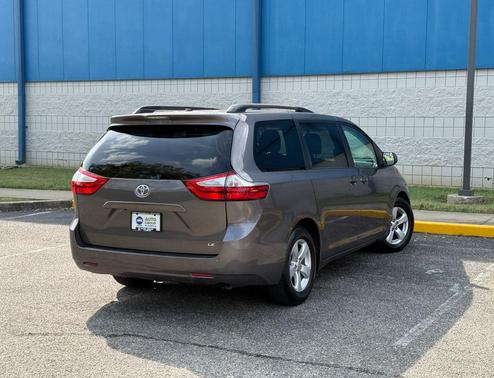 2015 Toyota Sienna LE