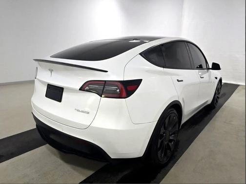 2022 Tesla Model Y Performance Dual Motor All-Wheel Drive