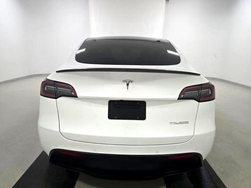 2022 Tesla Model Y Performance Dual Motor All-Wheel Drive