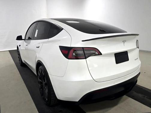 2022 Tesla Model Y Performance Dual Motor All-Wheel Drive
