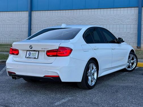 2017 BMW 330 330i Sedan