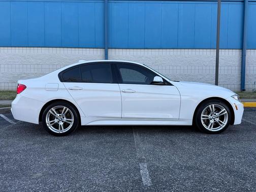 2017 BMW 330 330i Sedan