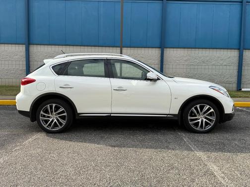2017 INFINITI QX50 Base