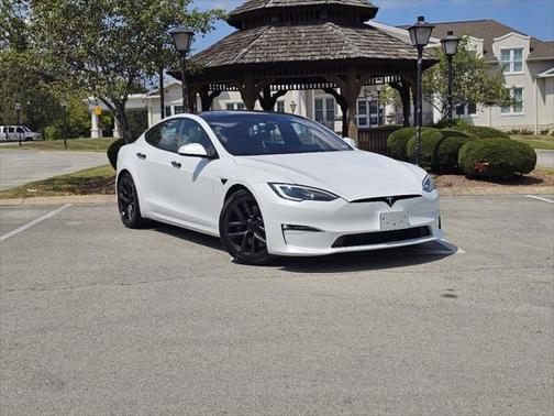 Pearl White 2022 Tesla Model S Plaid