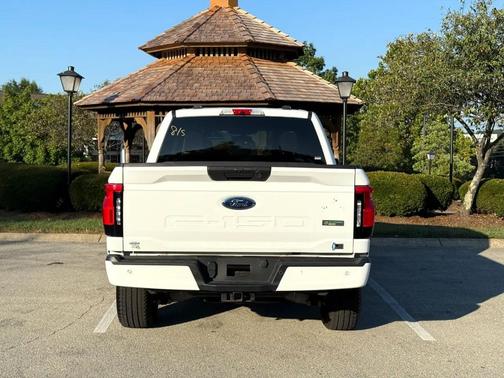 2022 Ford F-150 Lightning XLT