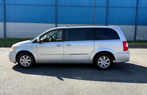 2012 Chrysler Town & Country Touring