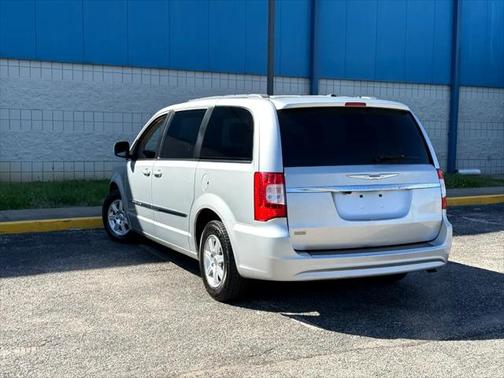 2012 Chrysler Town & Country Touring