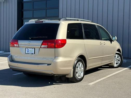 2005 Toyota Sienna XLE