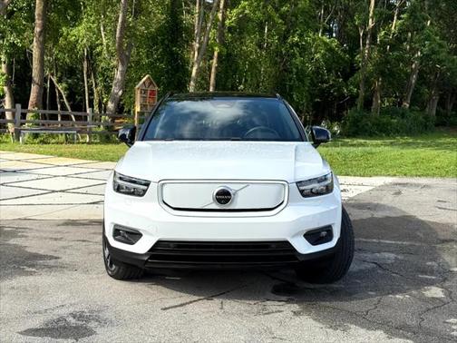 2021 Volvo XC40 Recharge Pure Electric P8