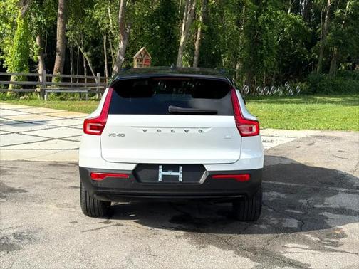 2021 Volvo XC40 Recharge Pure Electric P8