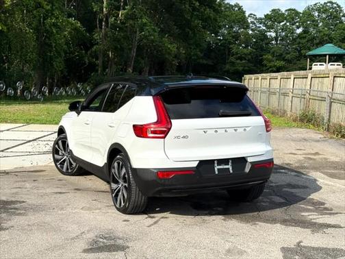 2021 Volvo XC40 Recharge Pure Electric P8