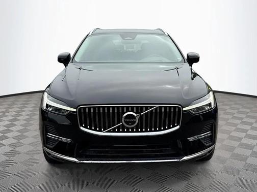2023 Volvo XC60 B5 AWD Ultimate Bright Theme