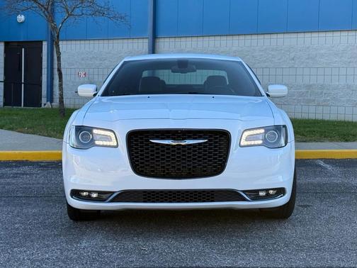 2015 Chrysler 300 S