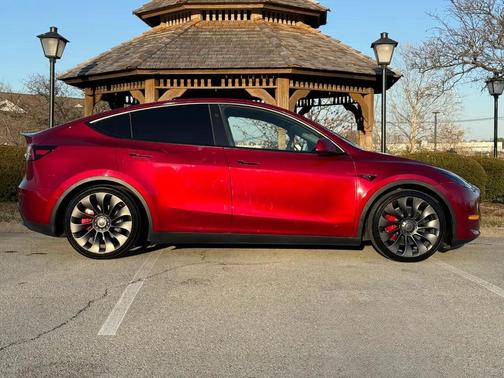 2024 Tesla Model Y Performance Dual Motor All-Wheel Drive