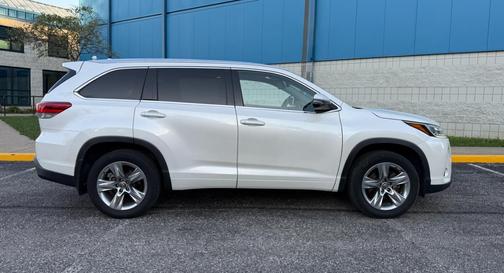 2017 Toyota Highlander Limited