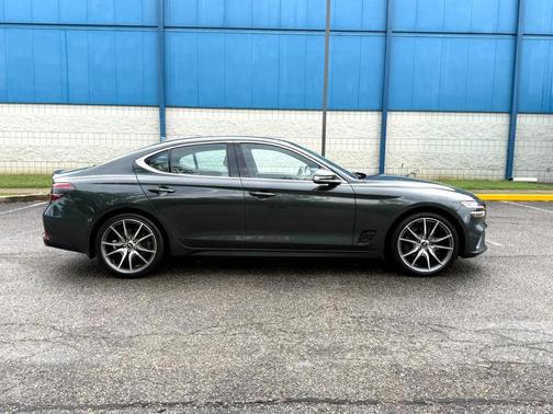 2022 Genesis G70 2.0T AWD