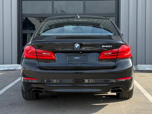 2019 BMW 540 540i Sedan