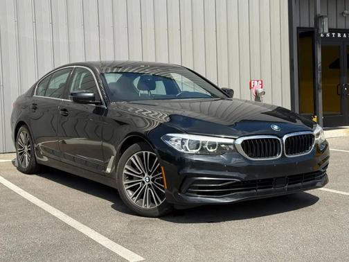 Black Sapphire Metallic 2019 BMW 540 540i Sedan