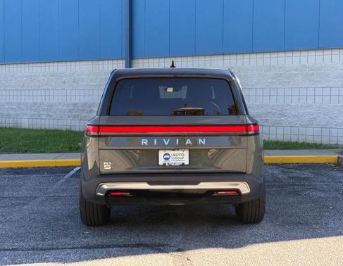 2022 Rivian R1S Launch Edition