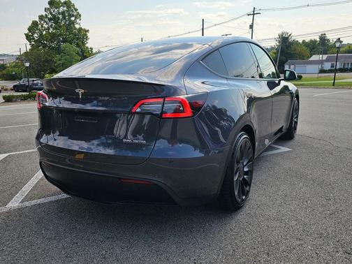 2022 Tesla Model Y Performance Dual Motor All-Wheel Drive