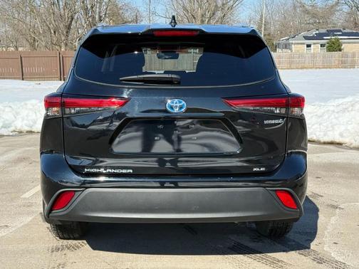 2023 Toyota Highlander Hybrid XLE