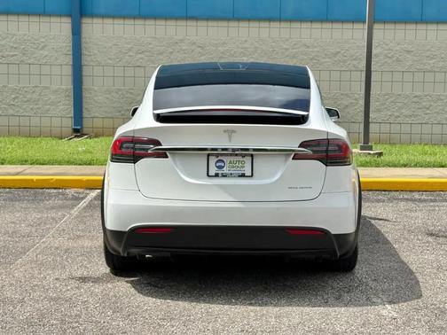 Pearl White Multi-Coat 2019 Tesla Model X Long Range