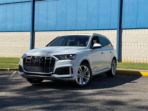2022 Audi Q7 55 Premium Plus