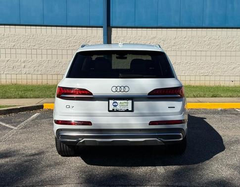 2022 Audi Q7 55 Premium Plus