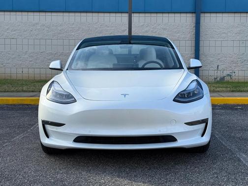 2022 Tesla Model 3 Standard Range