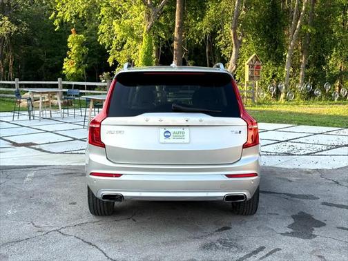 2016 Volvo XC90 T6 Momentum