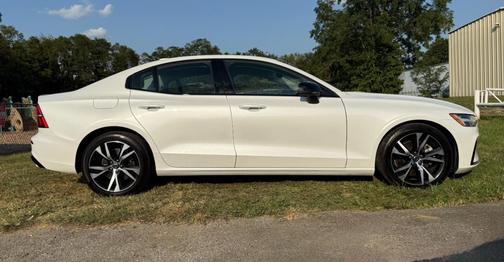 2024 Volvo S60 B5 Core Dark Theme