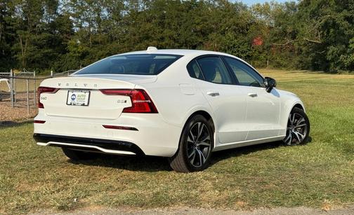 2024 Volvo S60 B5 Core Dark Theme